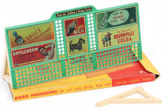 Lot 218 - DINKY TOYS (GB) (1)