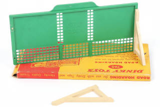 Lot 218 - DINKY TOYS (GB) (1)