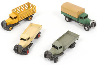 Lot 241 - DINKY TOYS (GB) (4)