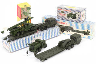 Lot 261 - DINKY TOYS (4)