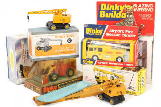 Lot 247 - DINKY TOYS (GB) (5)