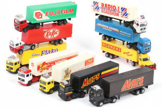 Lot 164 - CORGI TOYS (GB) (10)