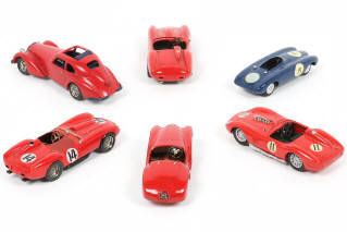Lot 108 - DIVERS (6)