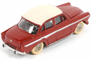 Lot 326 - DINKY TOYS (FRANCE) (1)