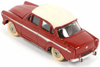 Lot 326 - DINKY TOYS (FRANCE) (1)
