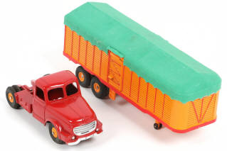 Lot 315 - DINKY TOYS (FRANCE) (1)