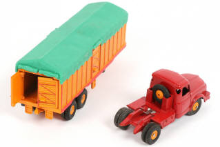 Lot 315 - DINKY TOYS (FRANCE) (1)