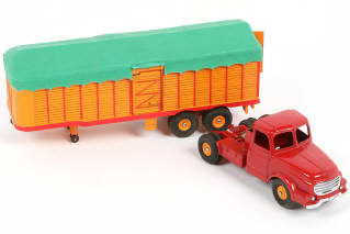 Lot 315 - DINKY TOYS (FRANCE) (1)