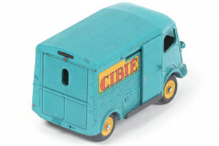 Lot 329 - DINKY TOYS (FRANCE) (1)
