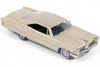 Lot 241 - MADISON MODELS (GB) (1)