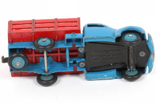 Lot 395 - DINKY TOYS (FRANCE) (1)