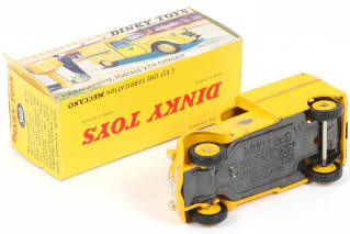 Lot 380 - DINKY TOYS (FRANCE) (1)