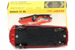 Lot 376 - DINKY TOYS (FRANCE) (1)