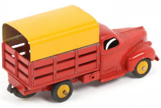 Lot 397 - DINKY TOYS (FRANCE) (1)