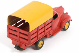 Lot 397 - DINKY TOYS (FRANCE) (1)