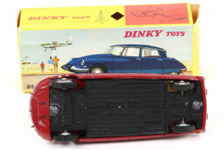 Lot 374 - DINKY TOYS (FRANCE) (1)