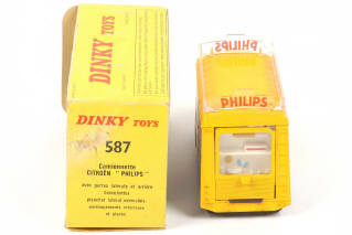 Lot 417 - DINKY TOYS (FRANCE) (1)