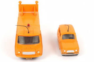 Lot 407 - DINKY TOYS (FRANCE) (2)