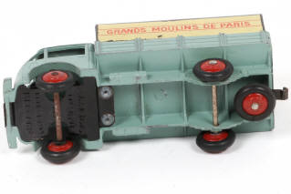 Lot 394 - DINKY TOYS (FRANCE) (1)