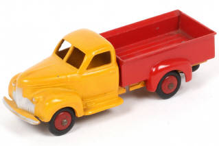 Lot 399 - DINKY TOYS (FRANCE) (1)