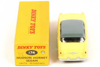 Lot 467 - DINKY TOYS (GB) (1)
