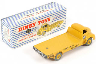 Lot 503 - DINKY TOYS (GB) (1)
