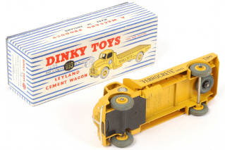 Lot 503 - DINKY TOYS (GB) (1)