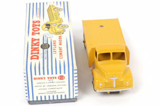 Lot 503 - DINKY TOYS (GB) (1)