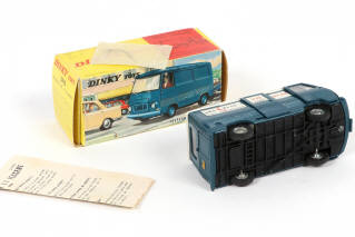 Lot 415 - DINKY TOYS (FRANCE) (1)