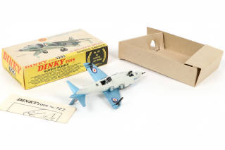 Lot 437 - DINKY TOYS (GB) (1)