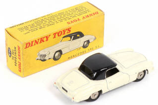 Lot 230 - DINKY TOYS (FRANCE) (1)
