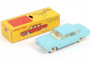 Lot 242 - DINKY TOYS (FRANCE) (1)