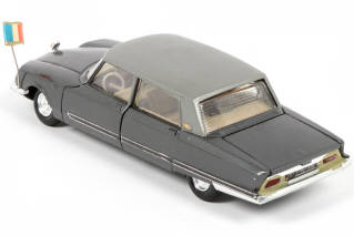 Lot 225 - DINKY TOYS (FRANCE) (1)