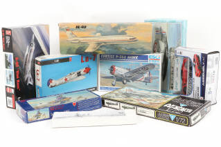 Lot 268 - DIVERS (9)