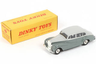 Lot 241 - DINKY TOYS (FRANCE) (1)