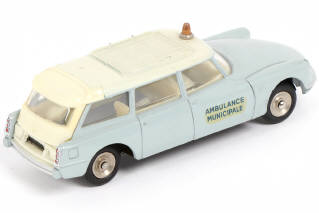 Lot 244 - DINKY TOYS (FRANCE) (1)