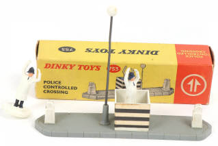 Lot 214 - DINKY TOYS (GB) (1)