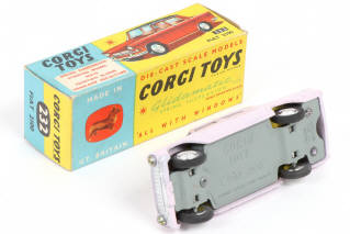 Lot 104 - CORGI TOYS (GB) (1)