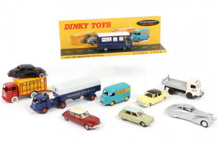Lot 260 - DIVERS (11)