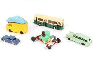 Lot 259 - DIVERS (6)