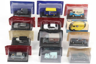 Lot 46 - DIVERS (12)