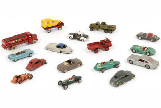 Lot 204 - DIVERS (17)