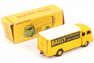 Lot 164 - DINKY TOYS (FRANCE) (1)