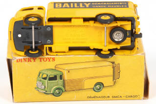 Lot 164 - DINKY TOYS (FRANCE) (1)