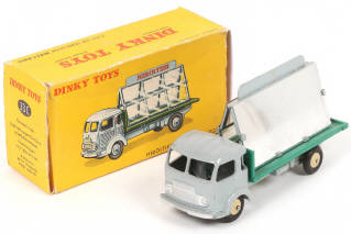 Lot 165 - DINKY TOYS (FRANCE) (1)