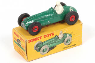 Lot 16 - DINKY TOYS (GB) (1)