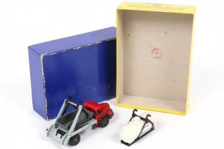 Lot 194 - DINKY TOYS (FRANCE) (1)