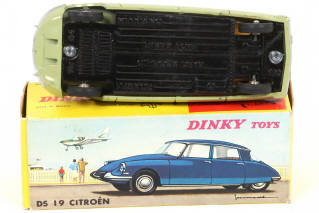 Lot 153 - DINKY TOYS (FRANCE) (1)