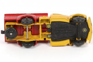 Lot 98 - DINKY TOYS (FRANCE) (1)