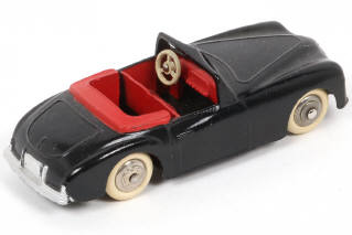 Lot 82 - DINKY TOYS (FRANCE) (1)